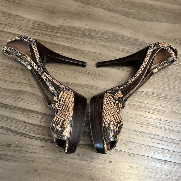 STAURT WEITZMAN PYTHON SLINGBACK HEELS 8 - Picture 4 of 16